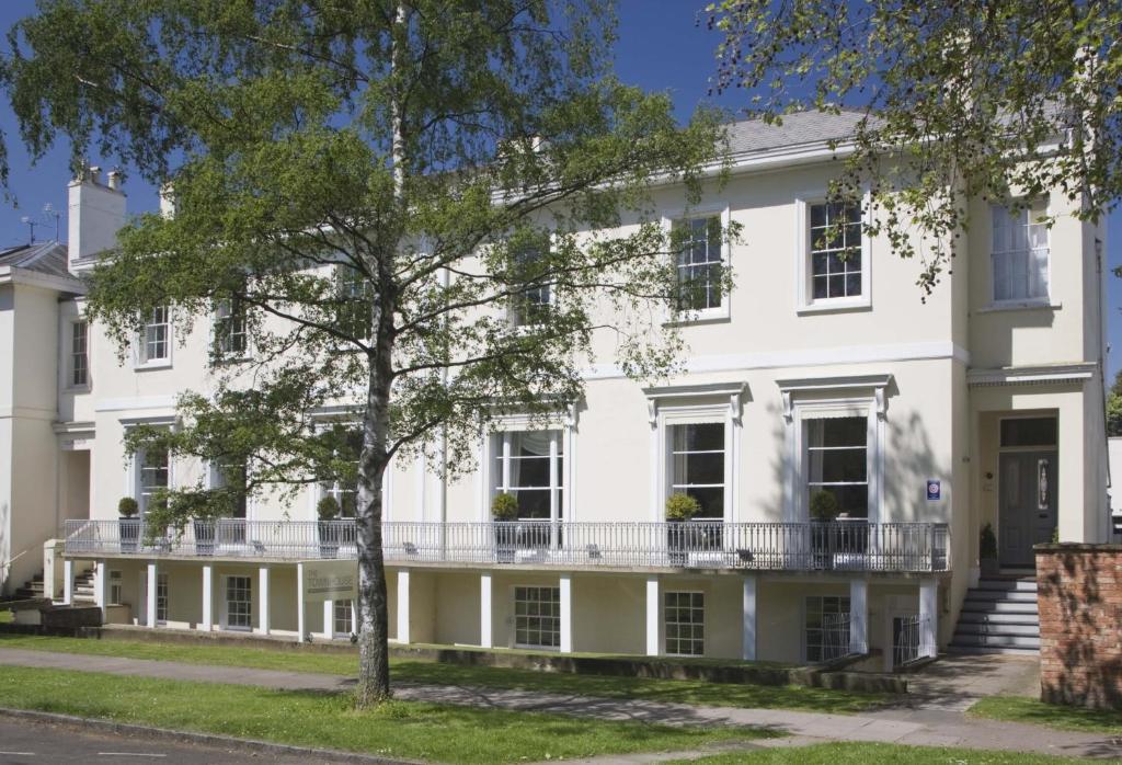 The Townhouse At Glenfall Lawn Pittville Circus Gasthof